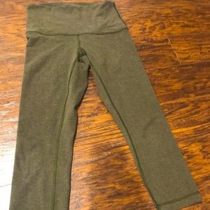 Lululemon crop olive size 8